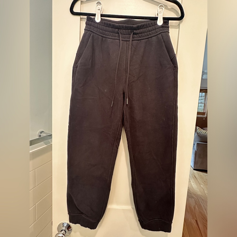 Lululemon Scuba High-Rise Cropped Jogger